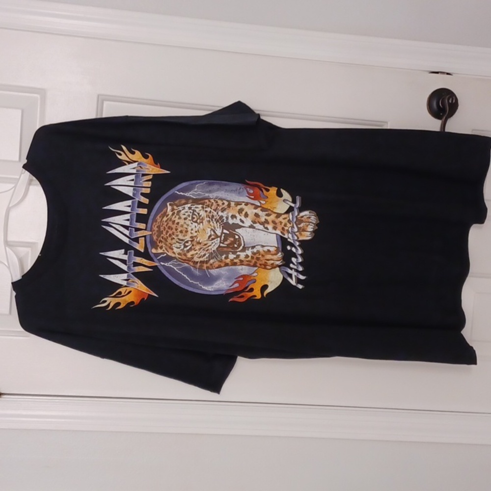 Def Leppard T-shirt NWT